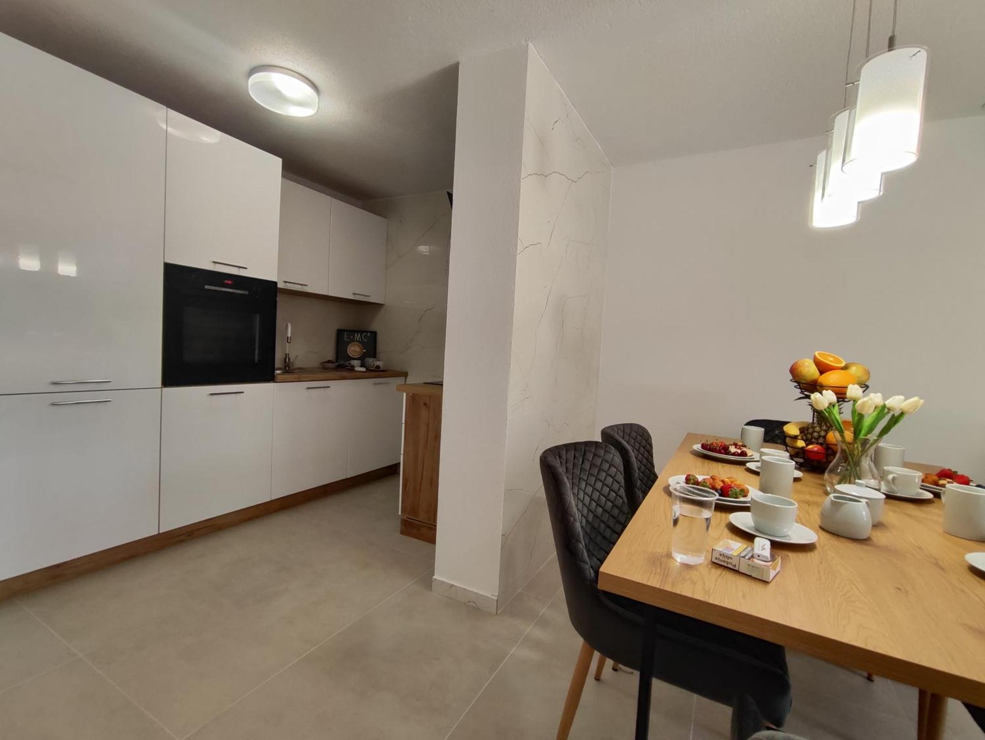 Apartmani Nada Mustapic Brela Exterior photo